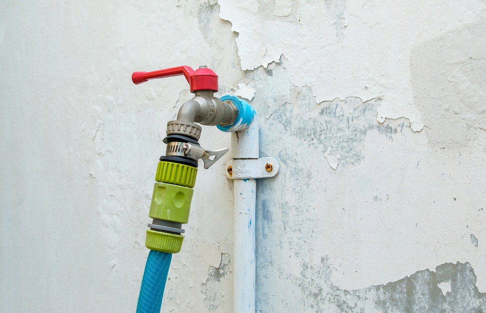Remove Hose pipe from outdoor faucets Remove Hose pipe from outdoor faucets
