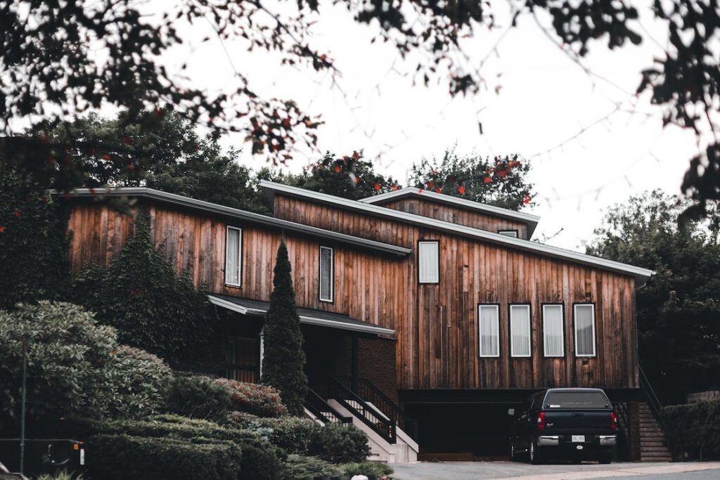 Rustic Farmhouse with Wood Rustic Farmhouse with Wood