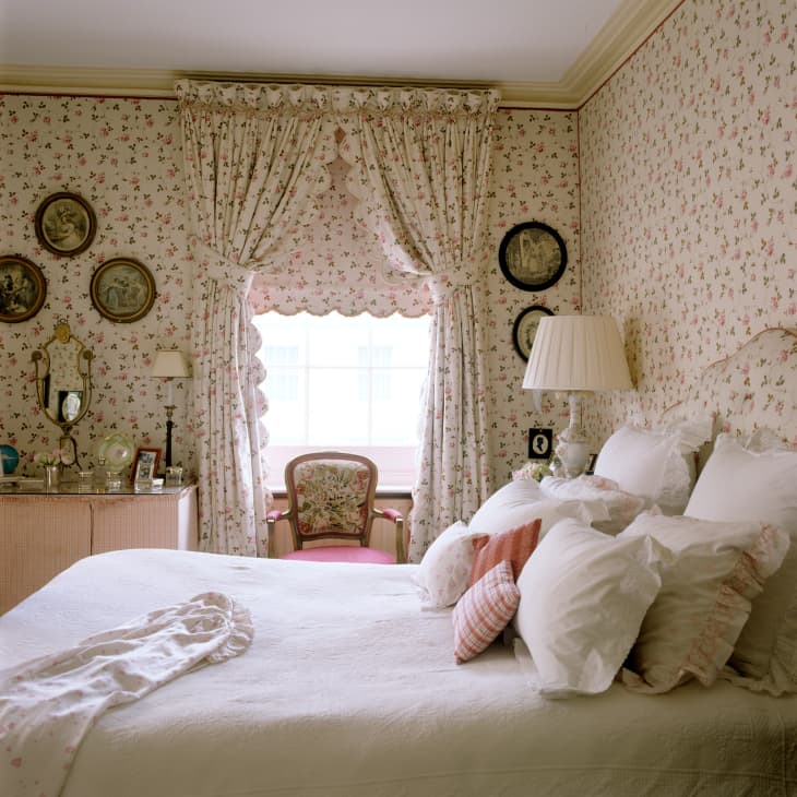1970s Floral Decor