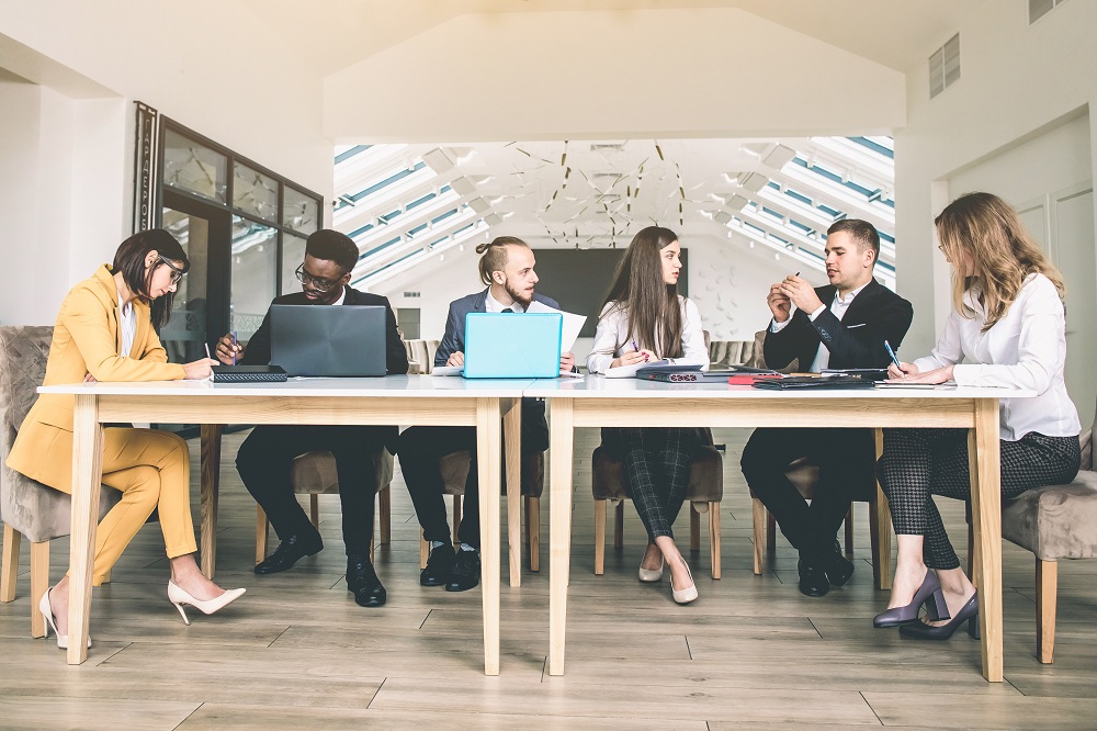 Hot Desking for Hybrid Workplace Hot Desking for Hybrid Workplace