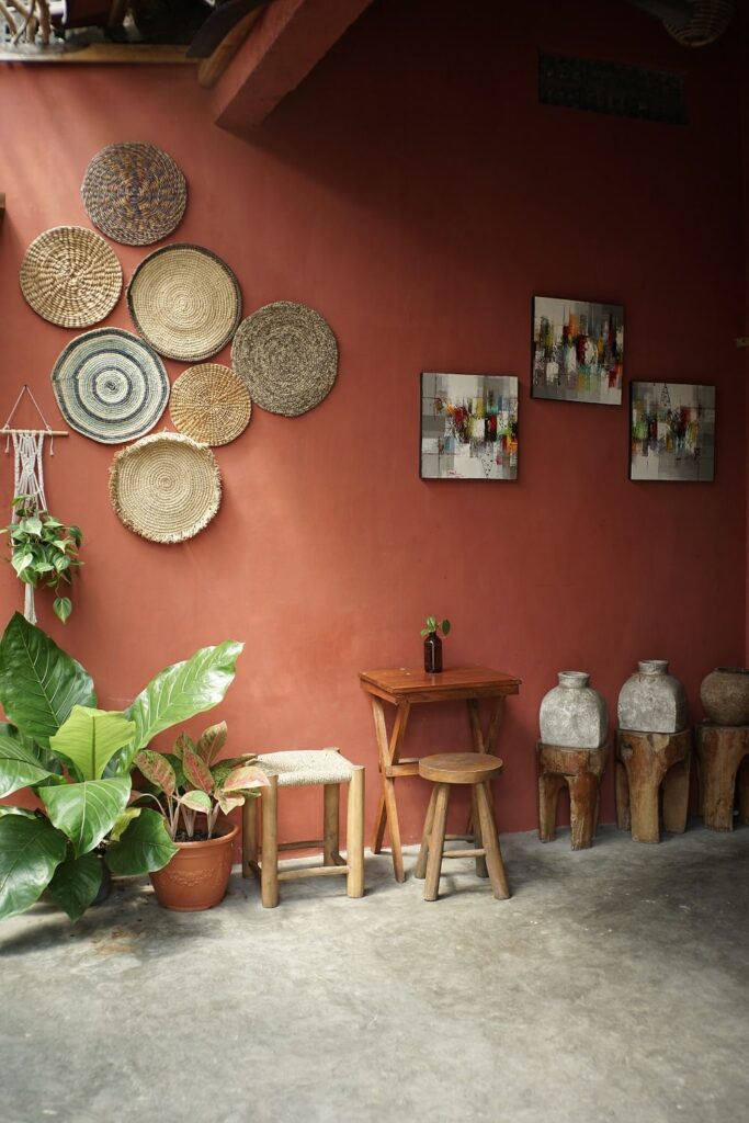Choose handicrafts for living room interior Choose handicrafts for living room interior