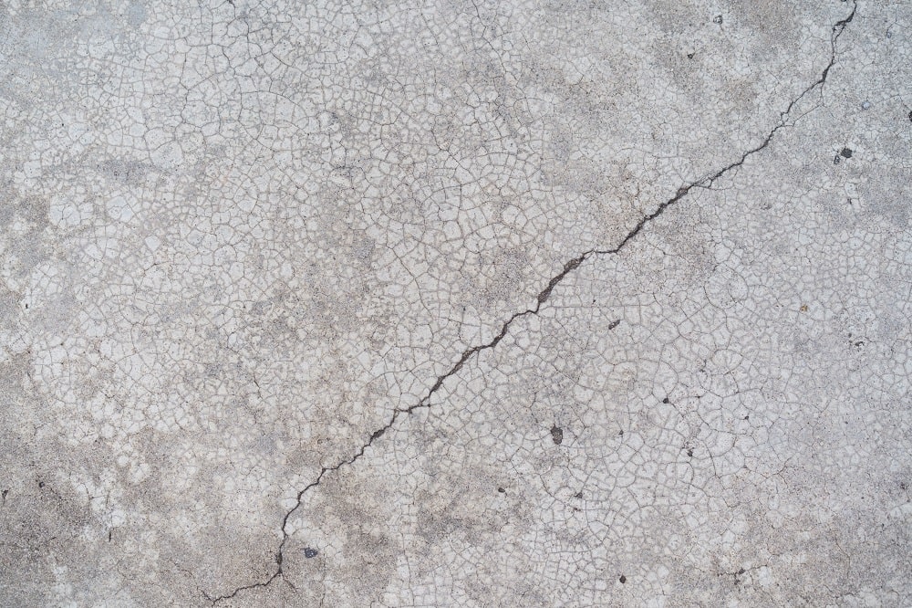 Cracks on Concrete Surface Cracks on Concrete Surface