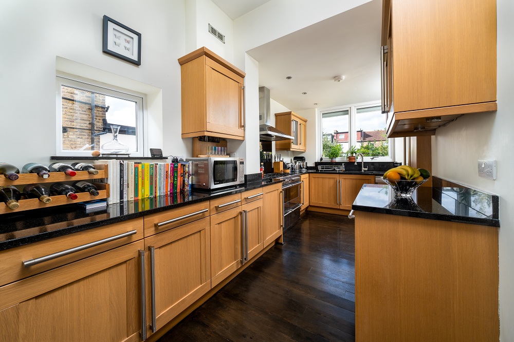 Giving homely touch in galley kitchen