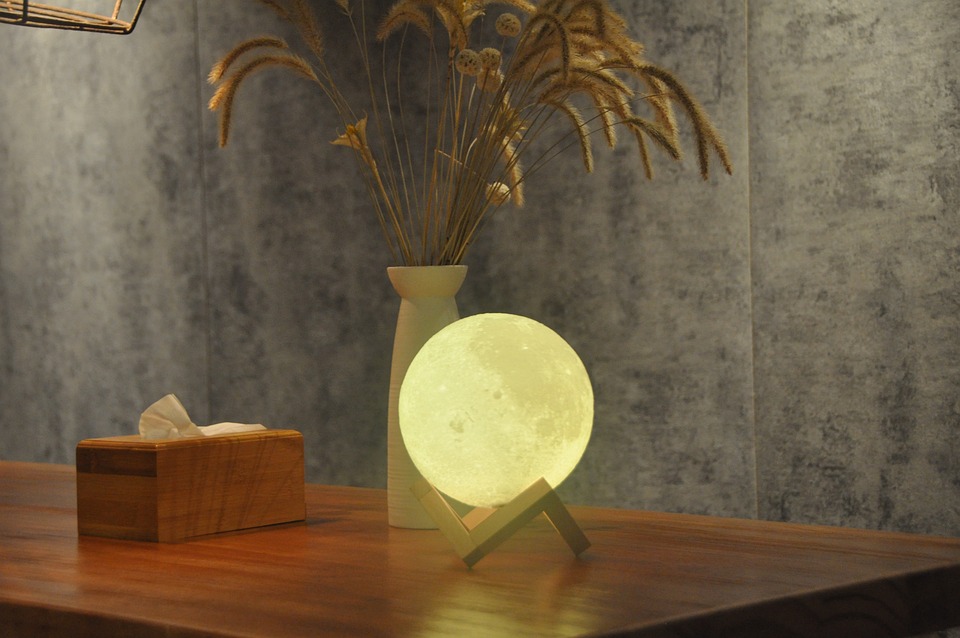 Space-Themed Moon Lamp Space-Themed Moon Lamp