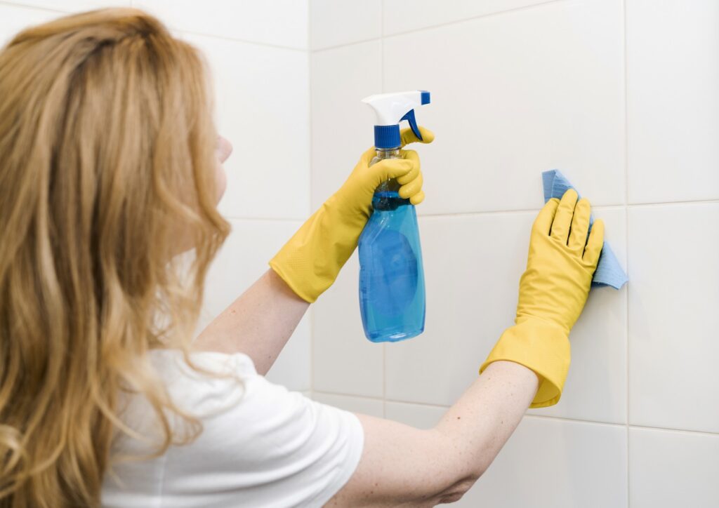 Cleaning Grout Lines in Tiles