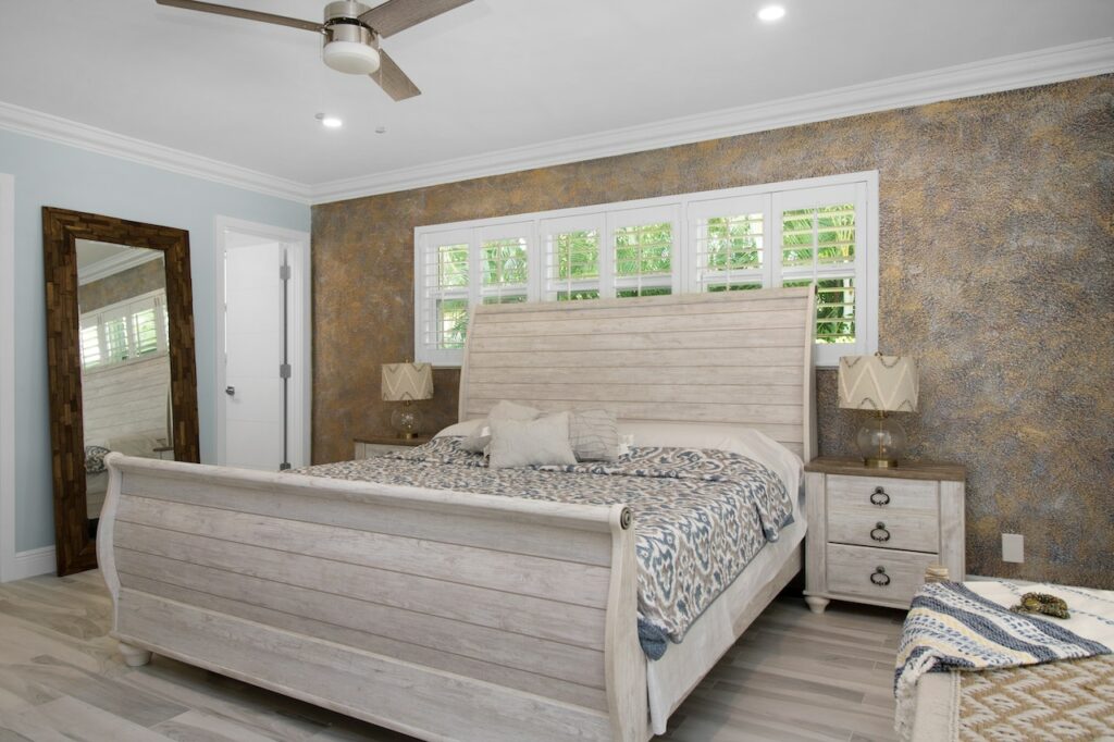 Sleigh Bed