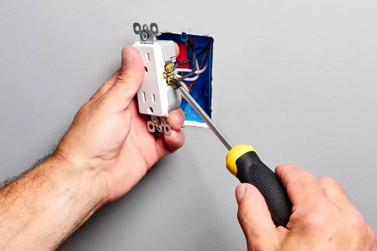 Connecting to the Electrical Circuit