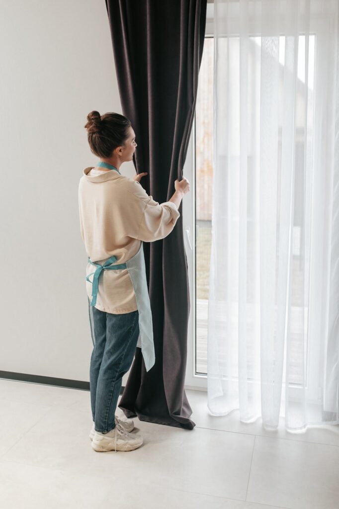 Curtains Lining Extends the Life of Fabric