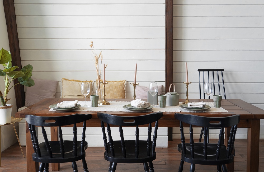 Floor-to-ceiling shiplap to give farmhouse feel Floor-to-ceiling shiplap to give farmhouse feel