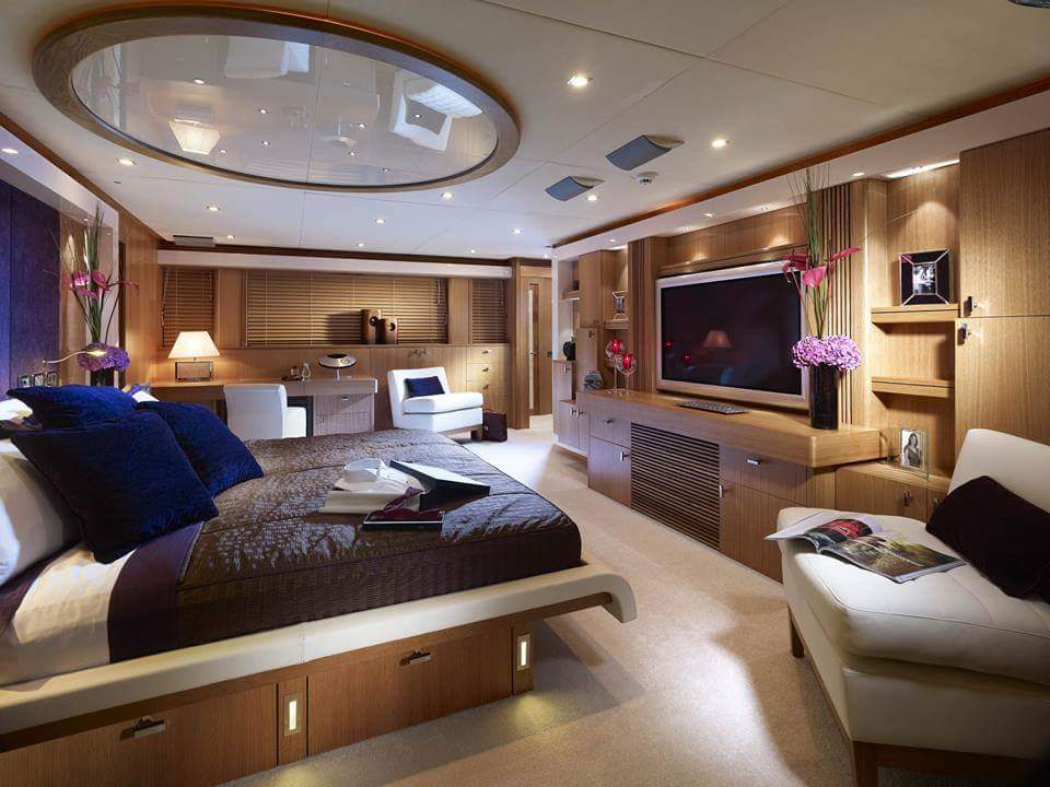 Luxurious Contemporary Bedroom