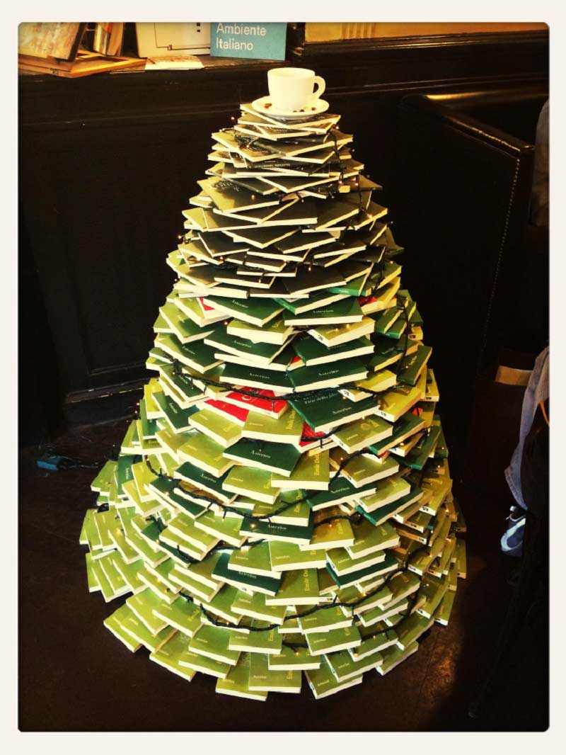 Novel Idea Christmas Tree