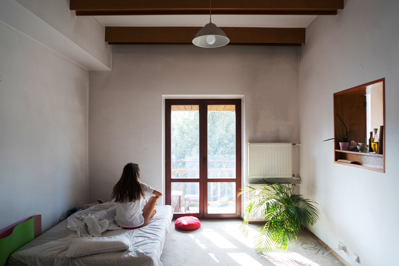 The Notion of Minimal in the Bedroom