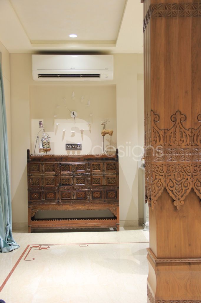 The Traditional Style Wooden Storage Unit