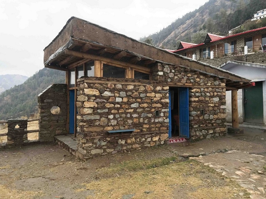 Vernacular Architecture Integrating Nature