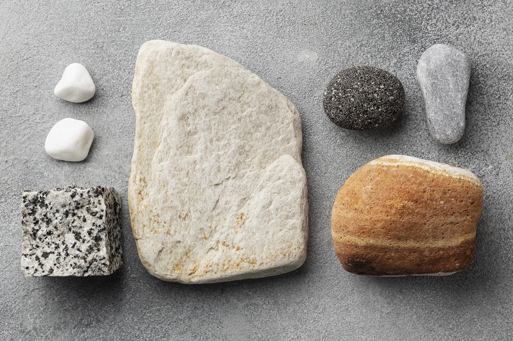 Stone veneer vs Natural Stone
