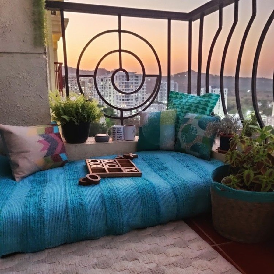Cosy Seating in Balcony