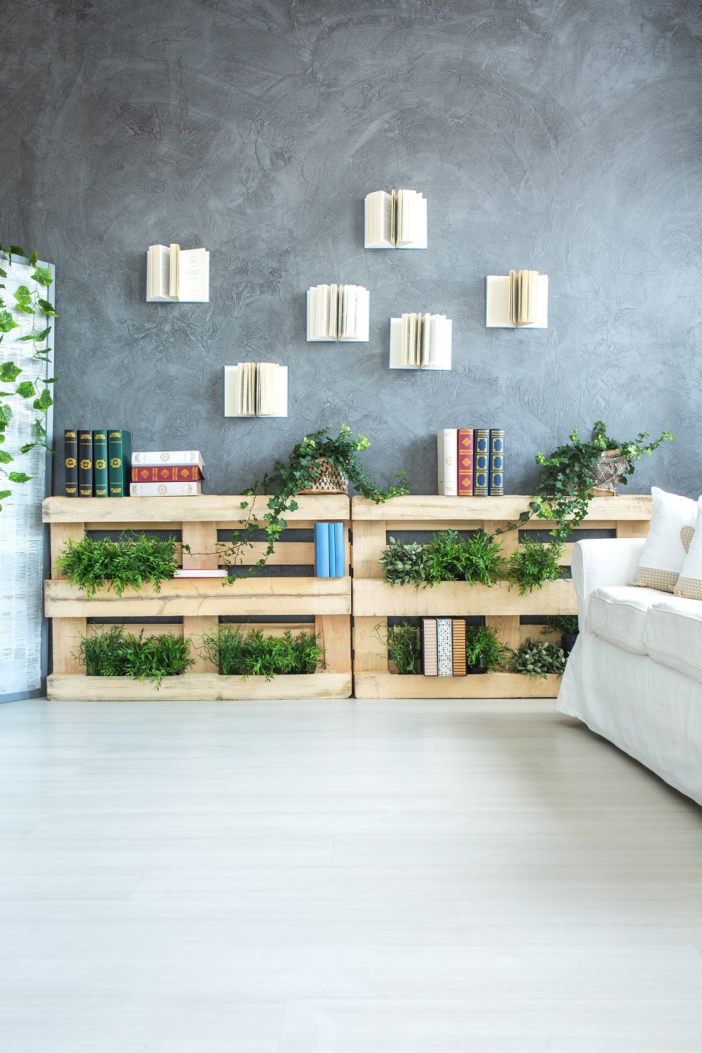 Pallet Bookshelf 