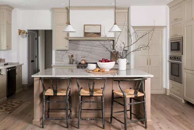 Tall branches in Kitchen
