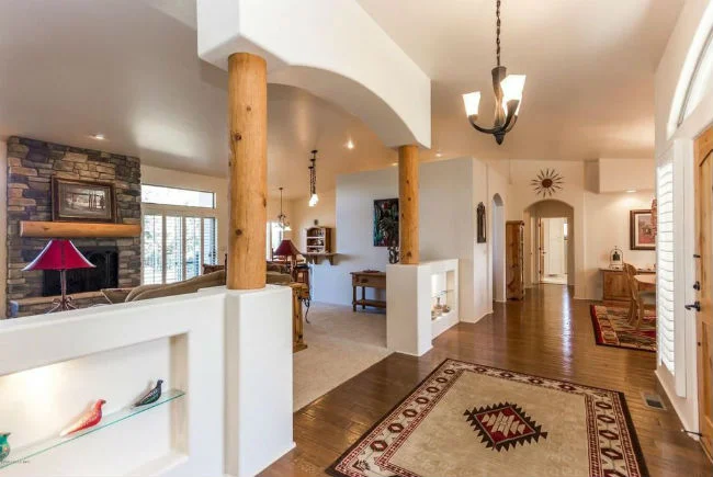 Partitioned Entry Way
