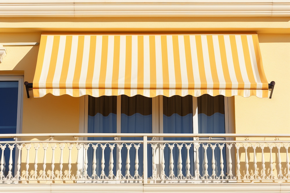 Retractable Awning Reduce Heat Entering Home