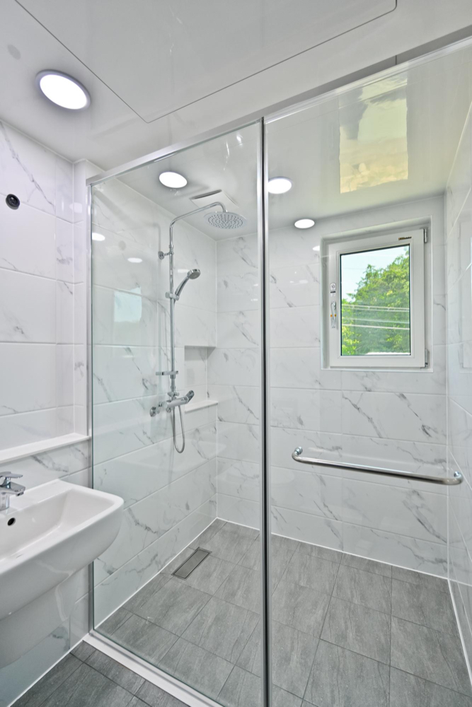 Aesthetic Appeal of Semi-Frameless Shower Screens
