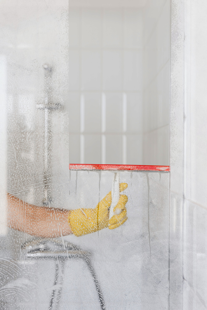 Cleaning of Semi-Frameless Shower Screens