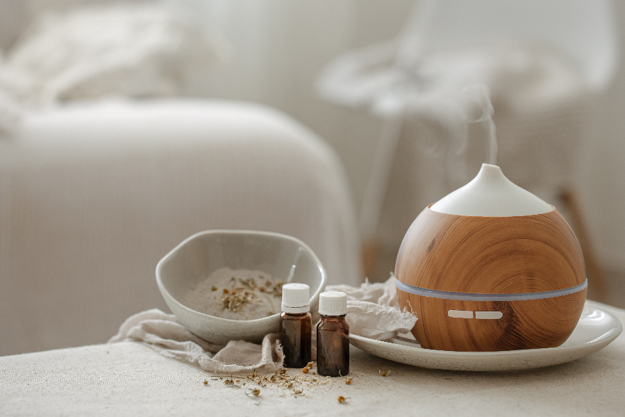 Diffuse natural oils and get rid of dust mites