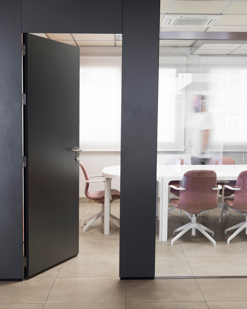 Pivot Invisible Doors