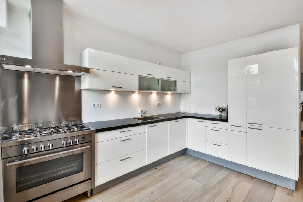 Custom Kitchen Cabinets Space and Layout