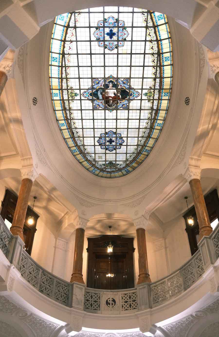 Oval Dome Vaulted Ceiling