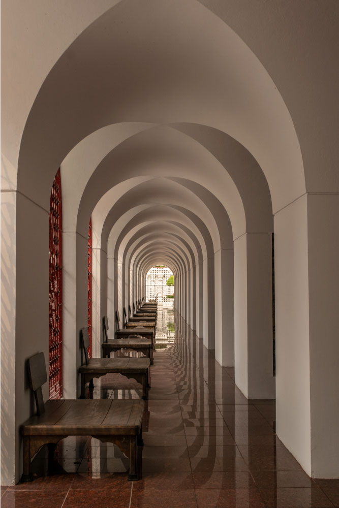 Alternating Half Archways Corridors
