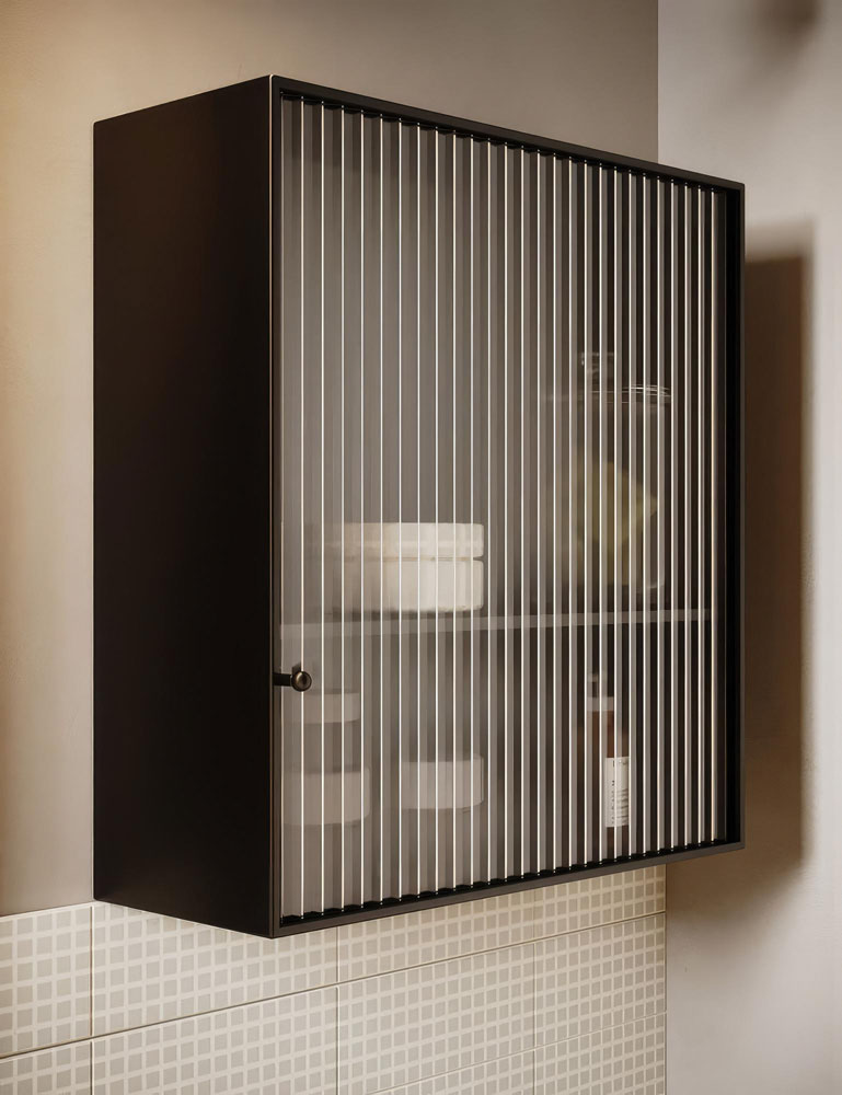 Choose the Right Glass Type for Kitchen Cabinets