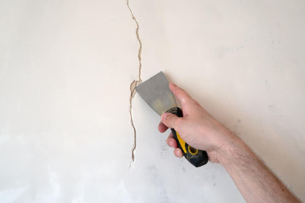 Cracks on Walls