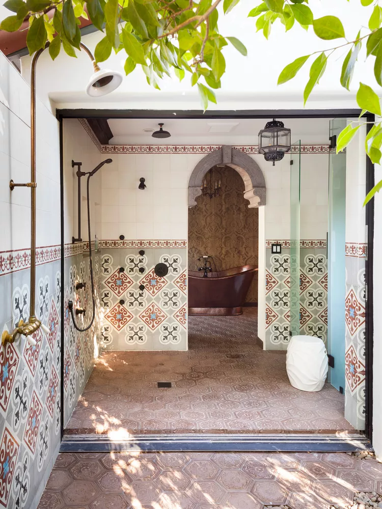 Mediterranean Outdoor Bath