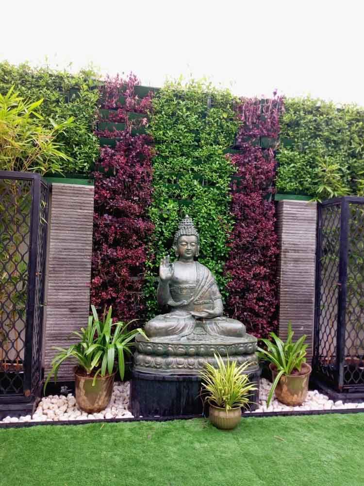 Art and Sculptures into Terrace Gardens