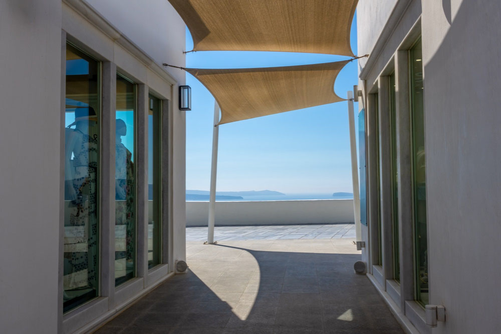 Fabric shade sails for Balcony Coverage