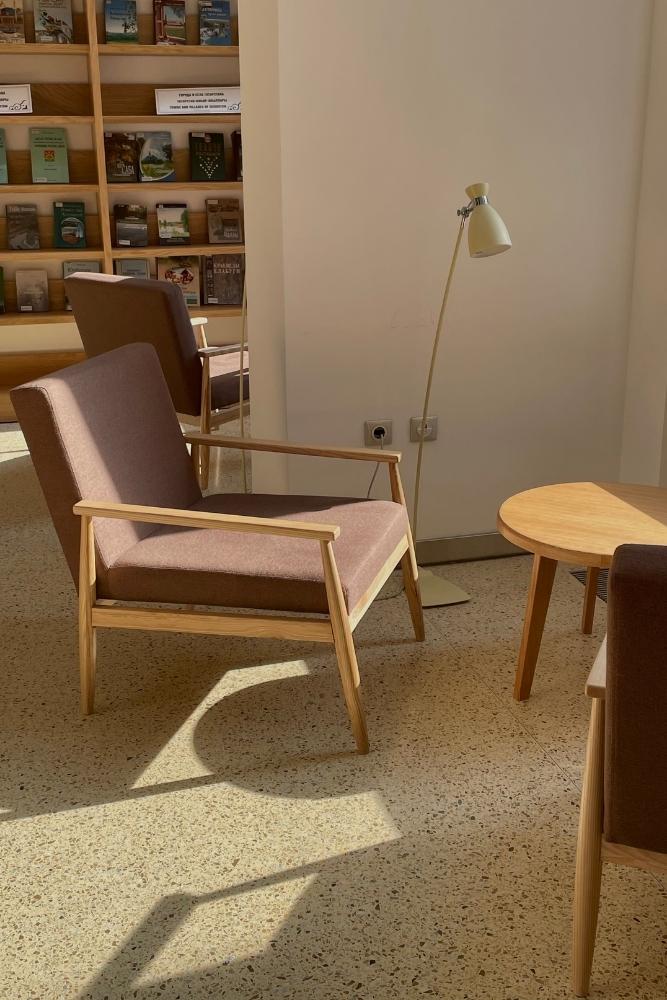 Italian Reading Nook Chair