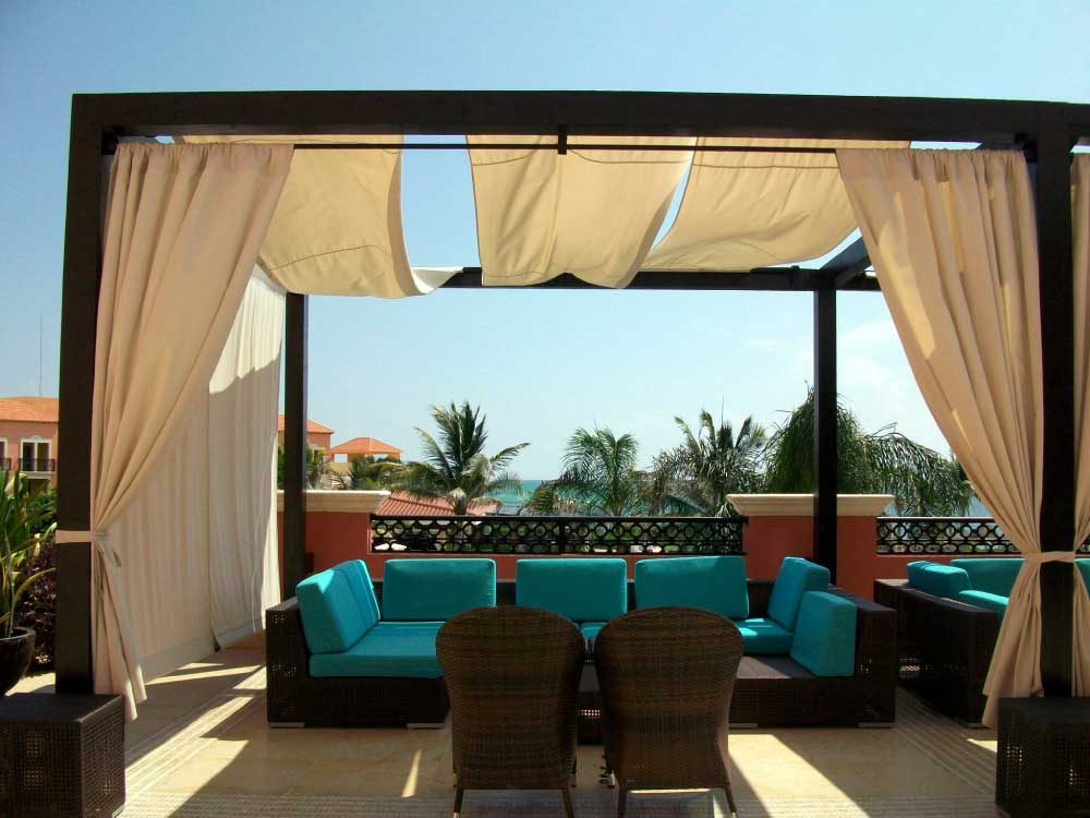 Pergola in Terrace Garden