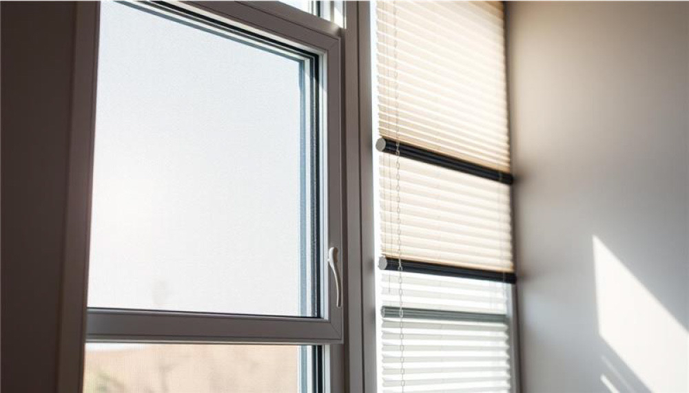 Integrated Mesh and Blinds on Sliding Window