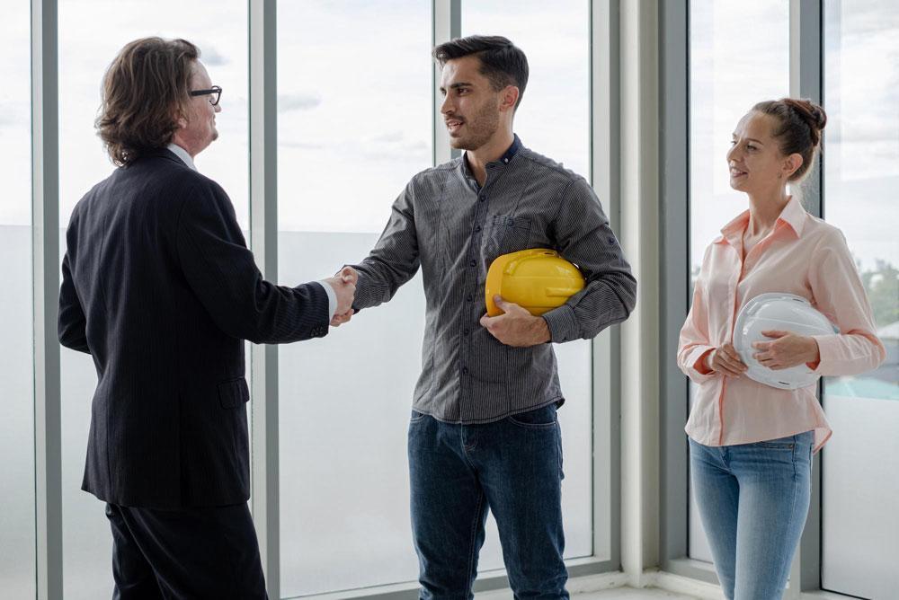 Consistent Communication with the Contractor