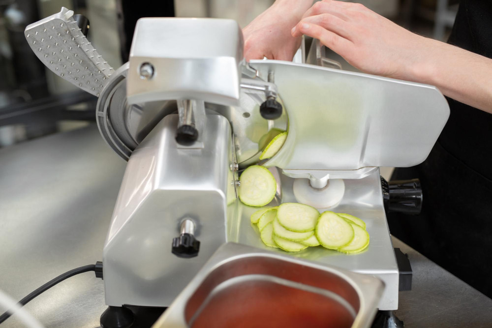 Compact Design of Vegetable Slicer
