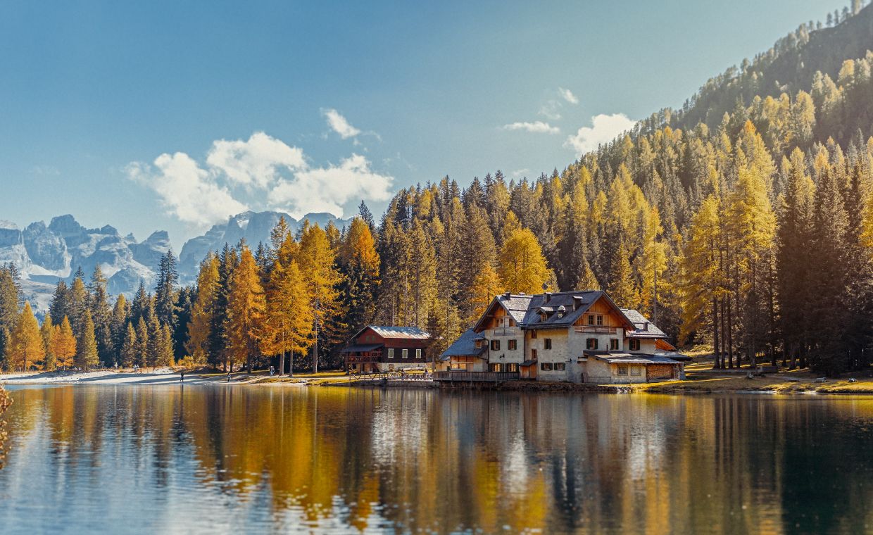 Designing Lakefront Home