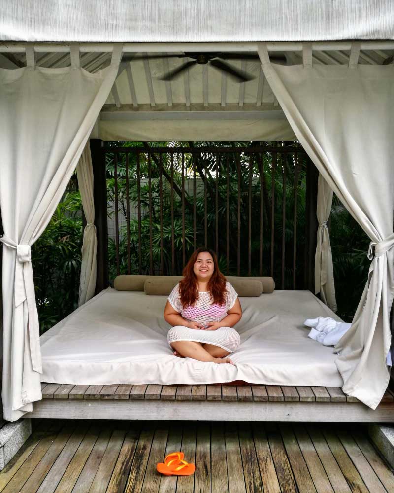 Guest Experiencing Outdoor Daybeds Guest Experiencing Outdoor Daybeds