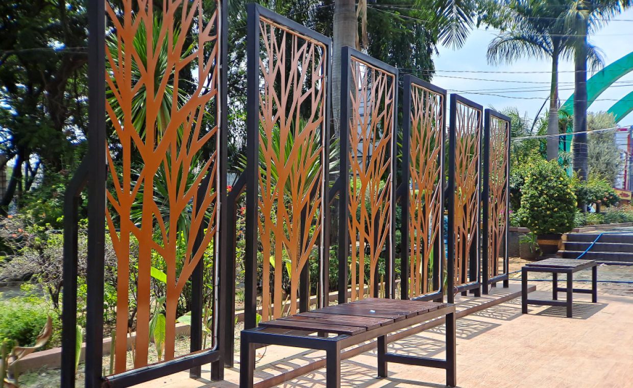 How to Maintain Decorative Metal Screens