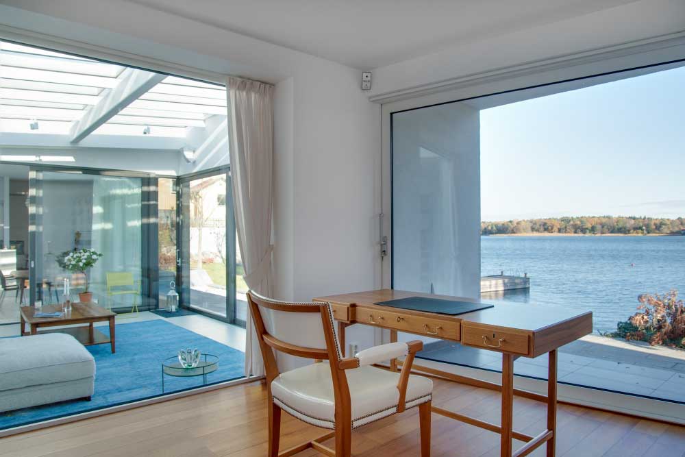 Lakefront House with Home Office