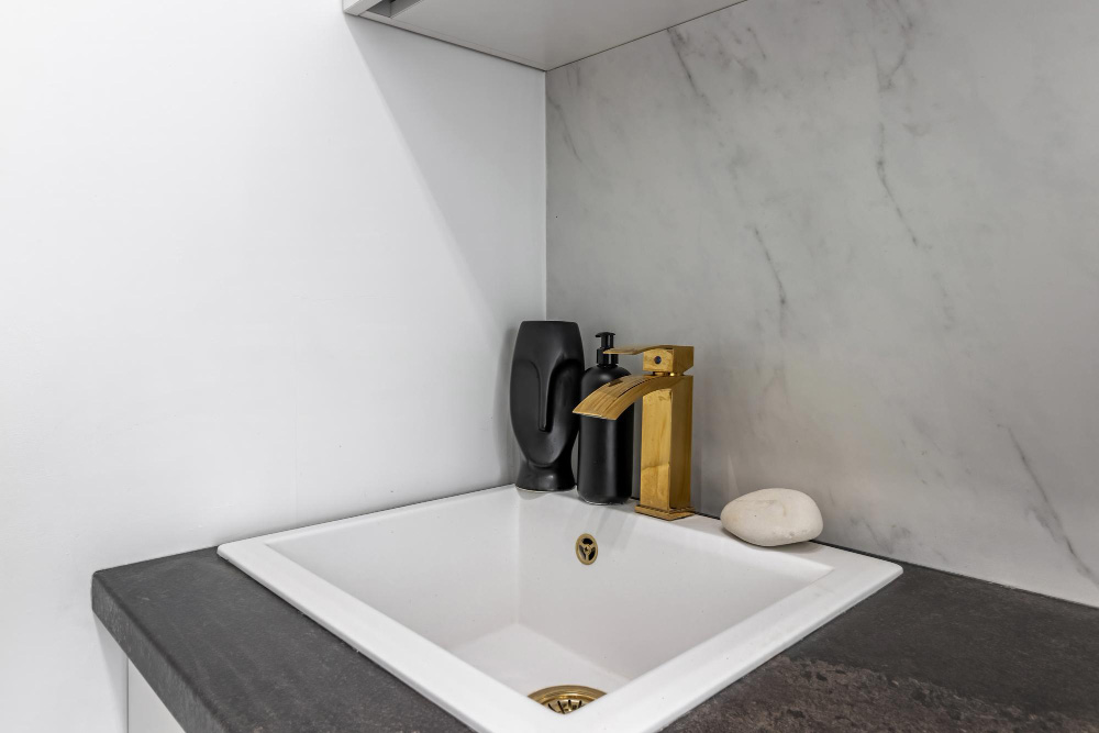 Corner Basins