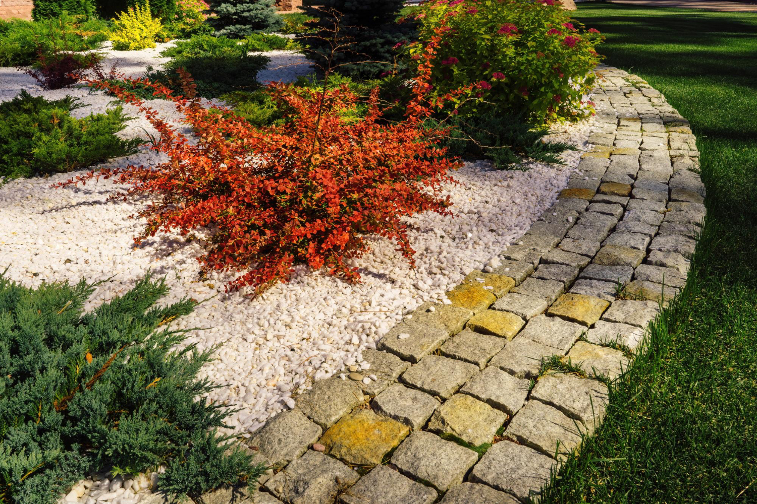 Hardscaping with Natural Stones