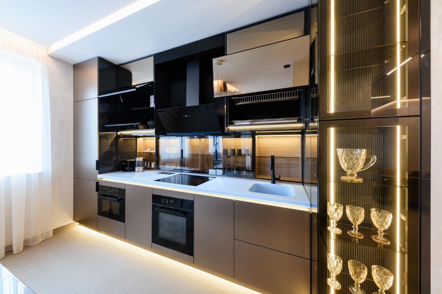 Modern Kitchen Planning with Built-in Appliances