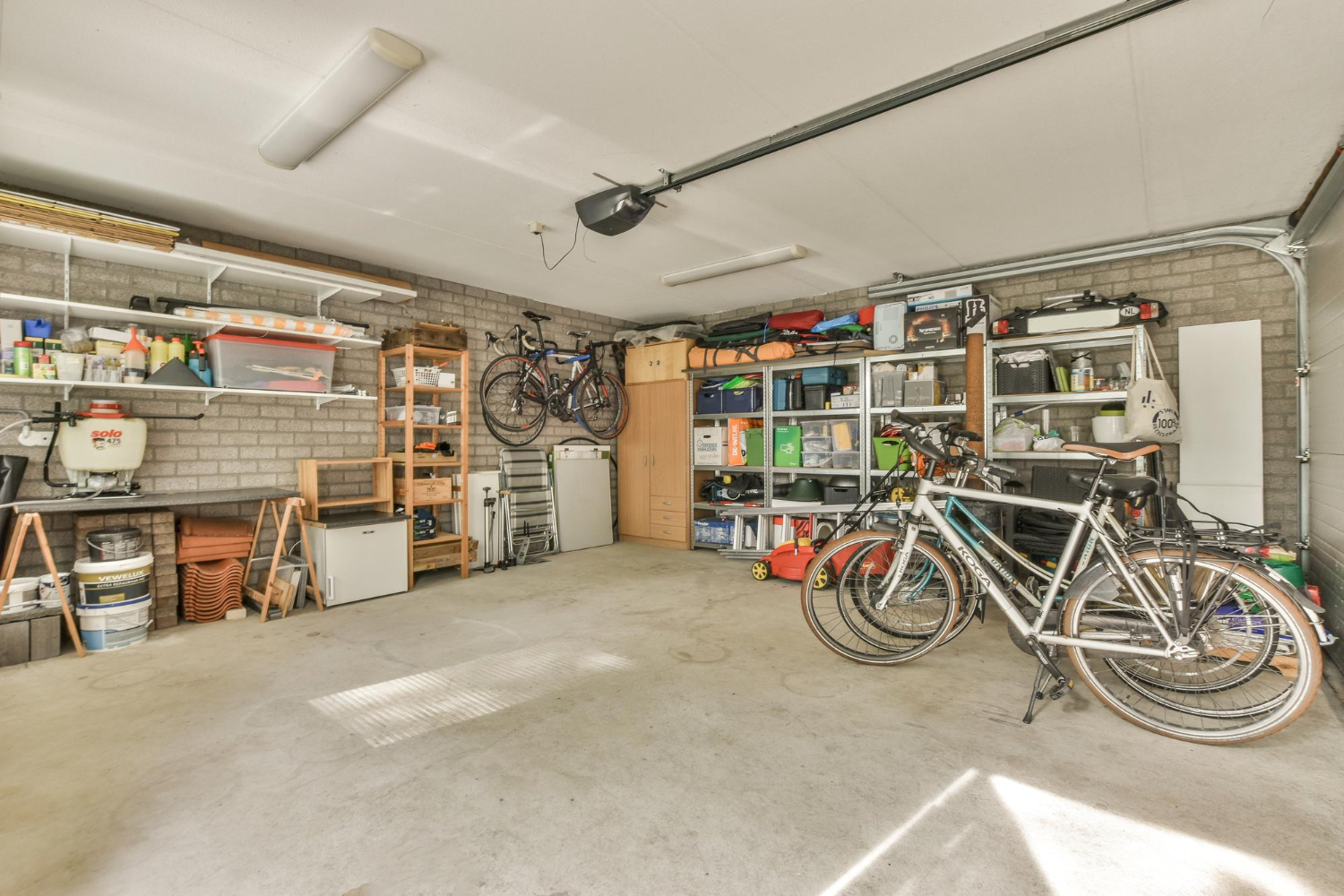 An Organized Home Garage