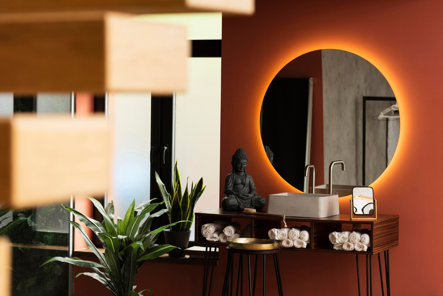 Mirrors & Decor Accents